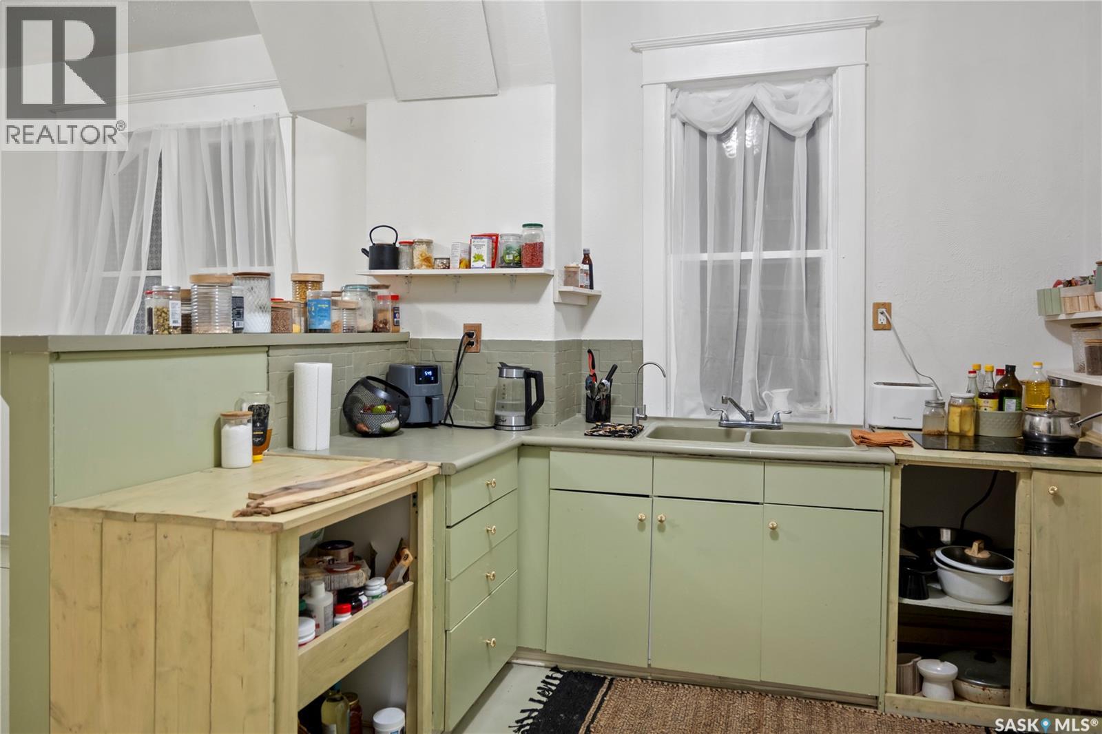 1124 Victoria Avenue, Regina, Saskatchewan  S4P 0N7 - Photo 11 - SK025879