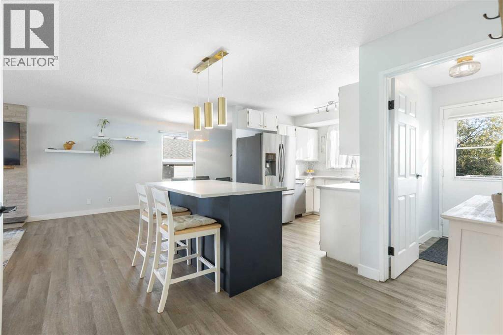 27 Deercrest Close Se, Calgary, Alberta  T2J 5S2 - Photo 2 - A2279928