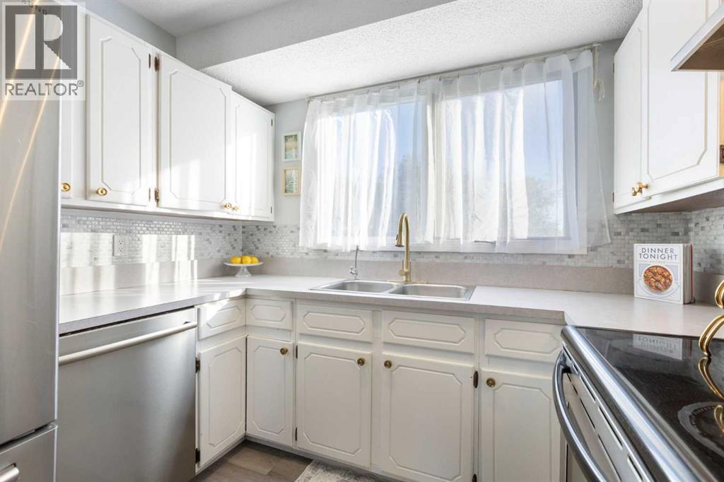 27 Deercrest Close Se, Calgary, Alberta  T2J 5S2 - Photo 7 - A2279928