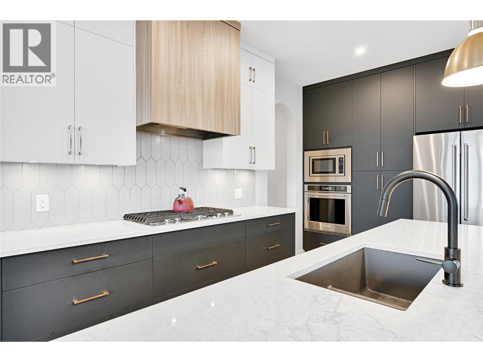 991 Mt Burnham Road, Vernon, British Columbia  V1B 0B2 - Photo 10 - 10373458