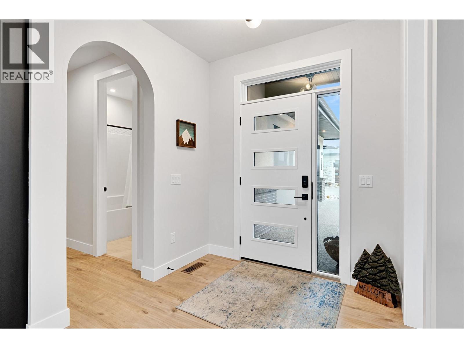 991 Mt Burnham Road, Vernon, British Columbia  V1B 0B2 - Photo 3 - 10373458