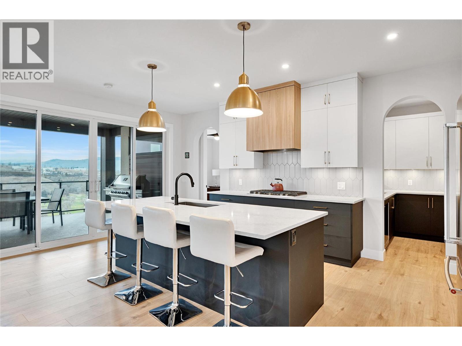 991 Mt Burnham Road, Vernon, British Columbia  V1B 0B2 - Photo 4 - 10373458