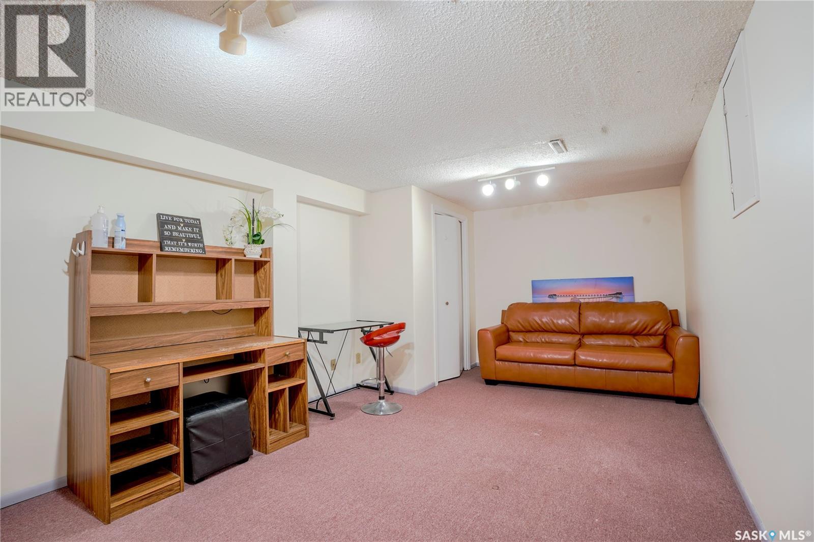 1812 Grant Drive, Regina, Saskatchewan  S4S 4V4 - Photo 29 - SK027024