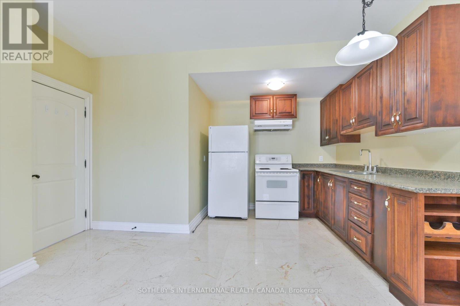 2 - 50 Old Yonge Street, Toronto, Ontario  M2P 1P7 - Photo 4 - C12727496