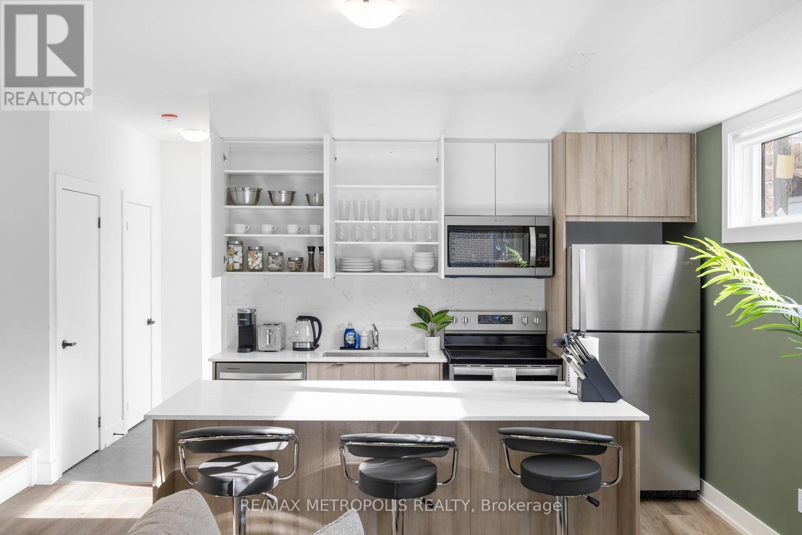 Laneway - 447 Lansdowne Avenue, Toronto, Ontario  M6H 3Y2 - Photo 11 - C12727508