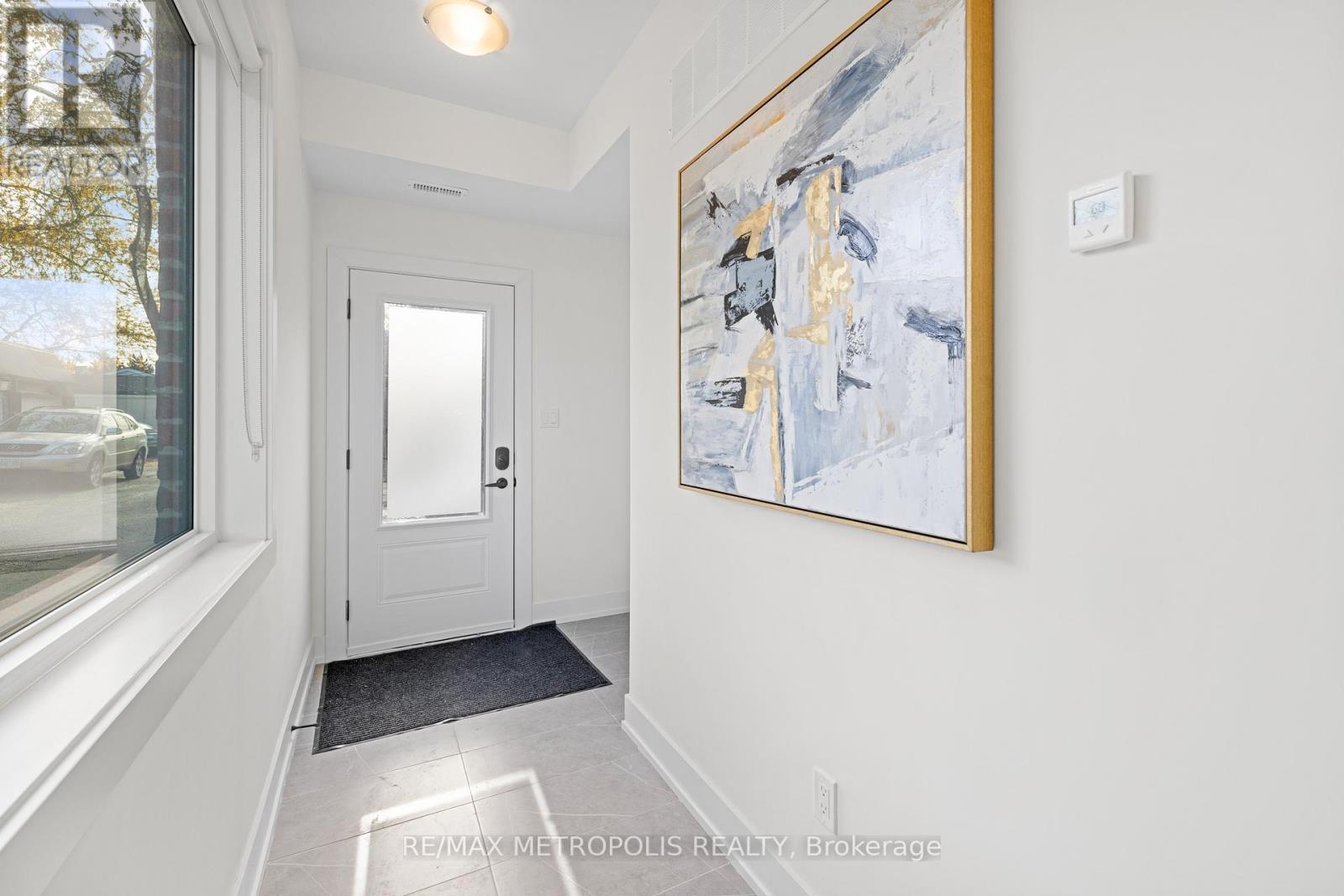 Laneway - 447 Lansdowne Avenue, Toronto, Ontario  M6H 3Y2 - Photo 14 - C12727508