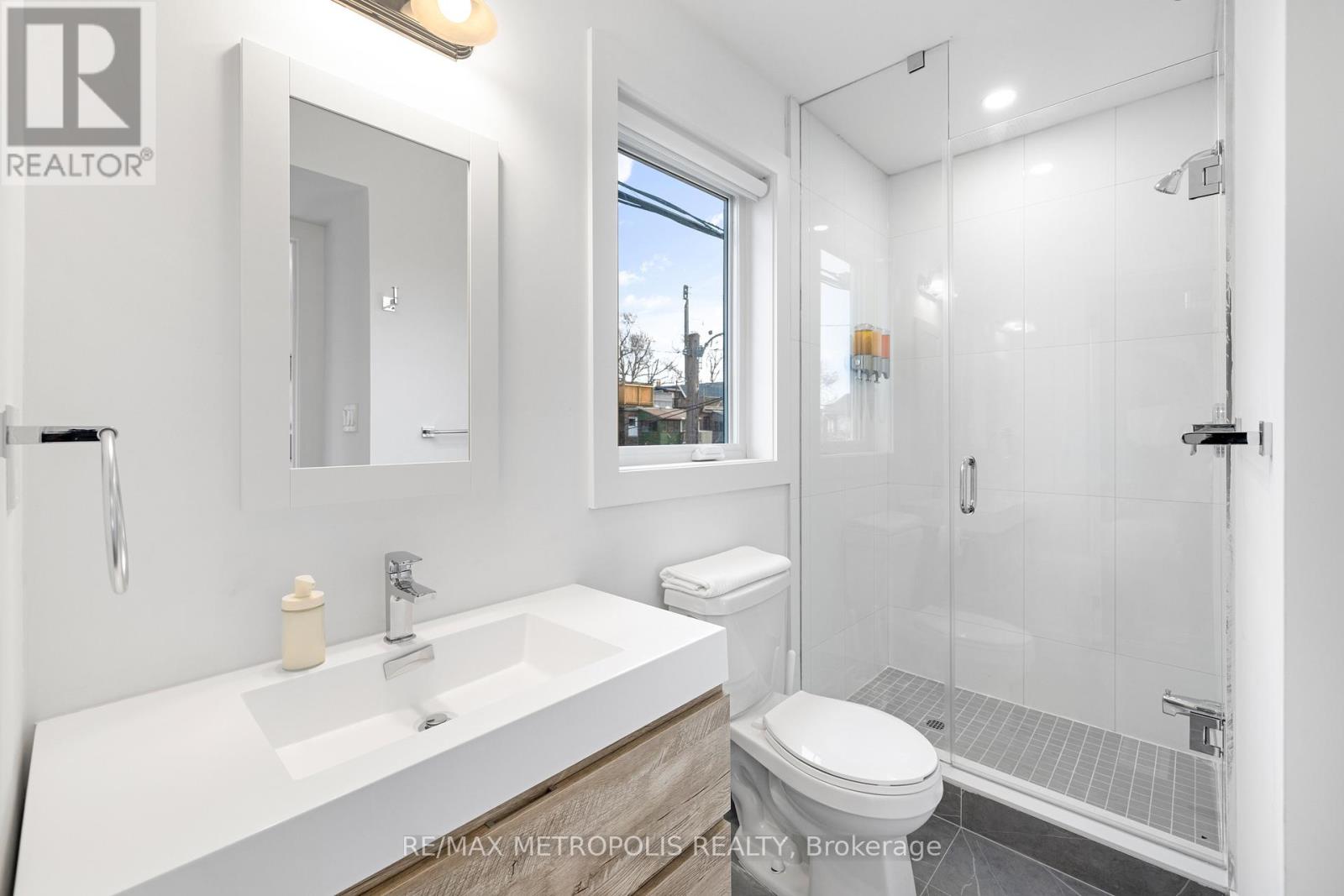 Laneway - 447 Lansdowne Avenue, Toronto, Ontario  M6H 3Y2 - Photo 22 - C12727508