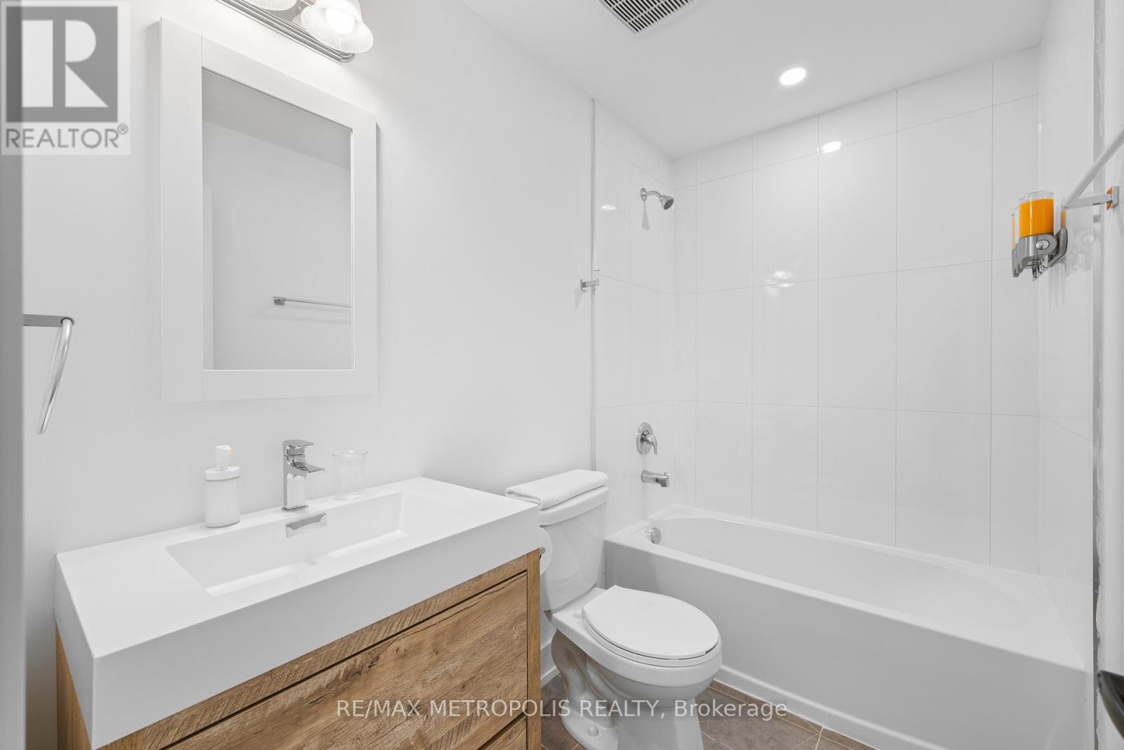 Laneway - 447 Lansdowne Avenue, Toronto, Ontario  M6H 3Y2 - Photo 25 - C12727508