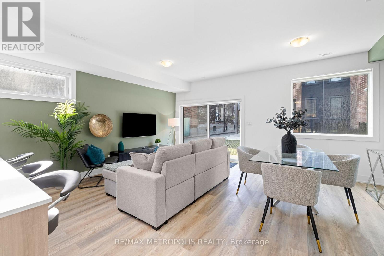 Laneway - 447 Lansdowne Avenue, Toronto, Ontario  M6H 3Y2 - Photo 3 - C12727508