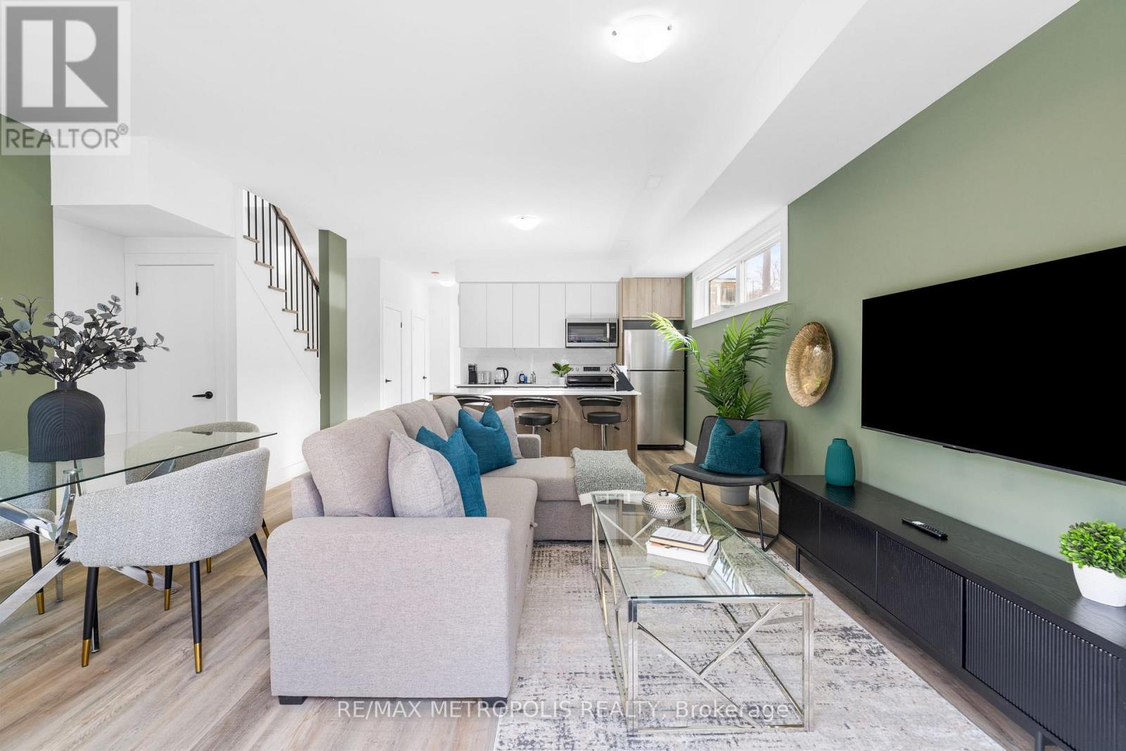 Laneway - 447 Lansdowne Avenue, Toronto, Ontario  M6H 3Y2 - Photo 4 - C12727508