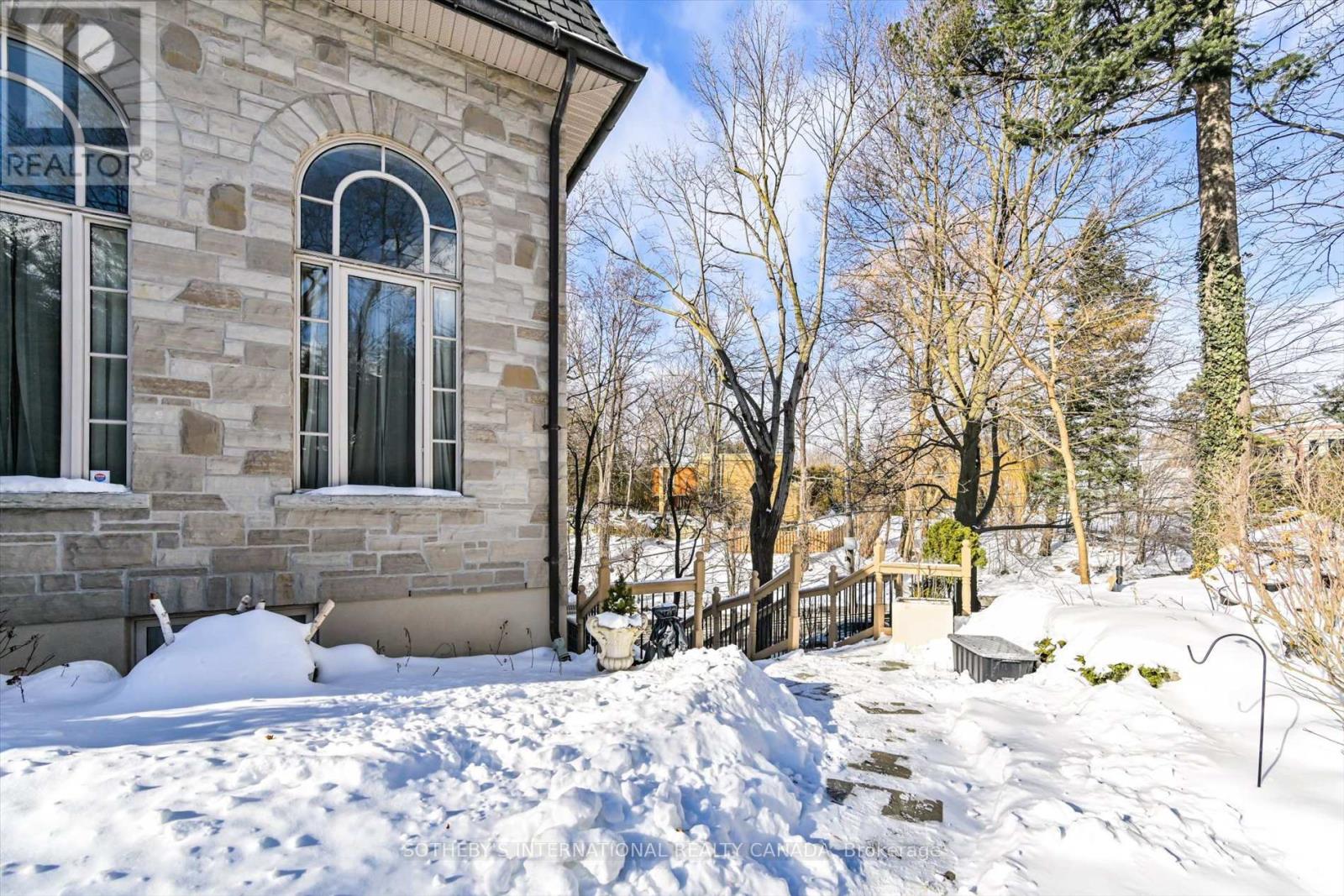 3 - 50 OLD YONGE STREET W, Toronto, Ontario