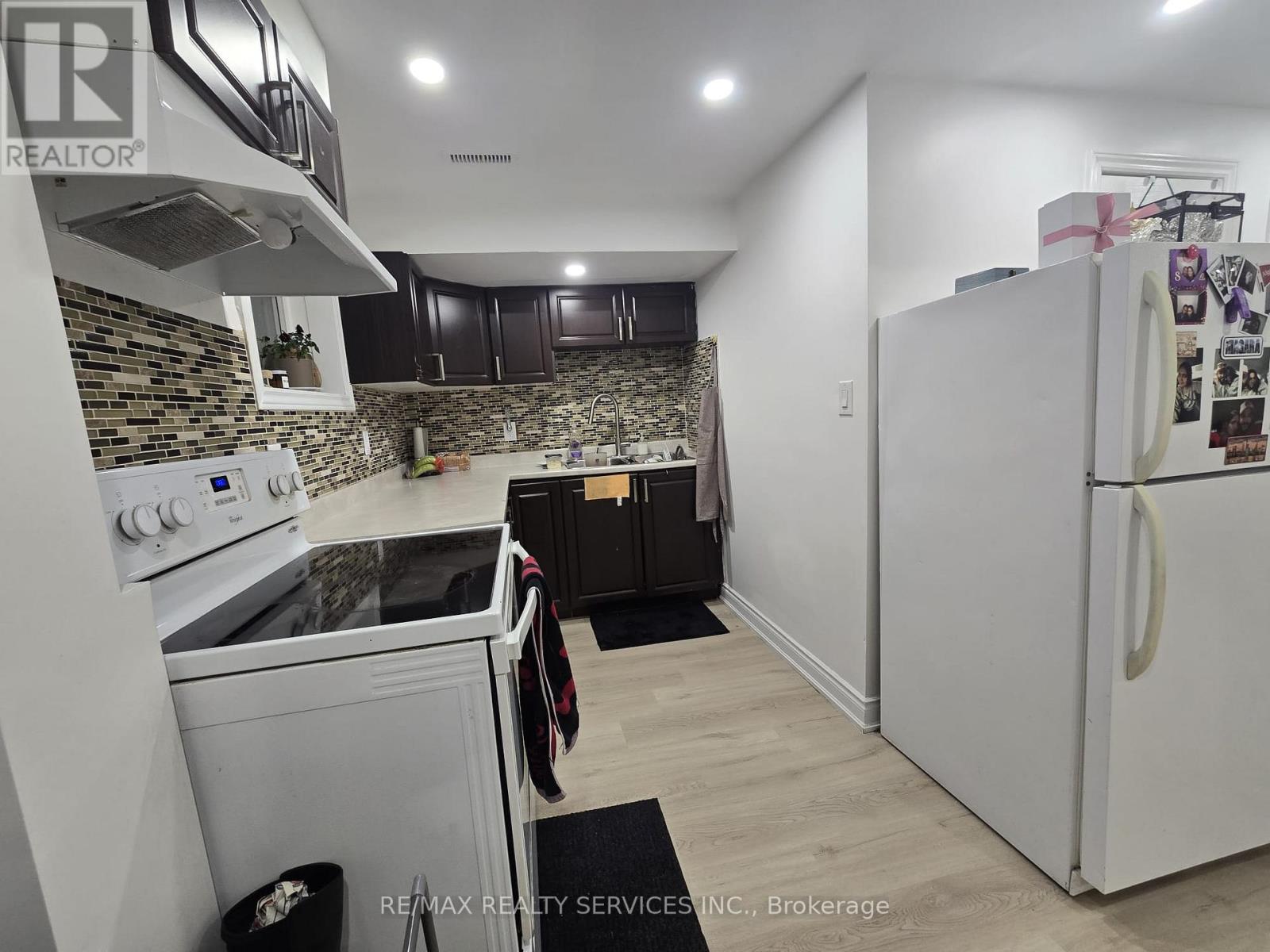 9 Bruce Beer Drive, Brampton, Ontario  L6V 2W7 - Photo 6 - W12727490