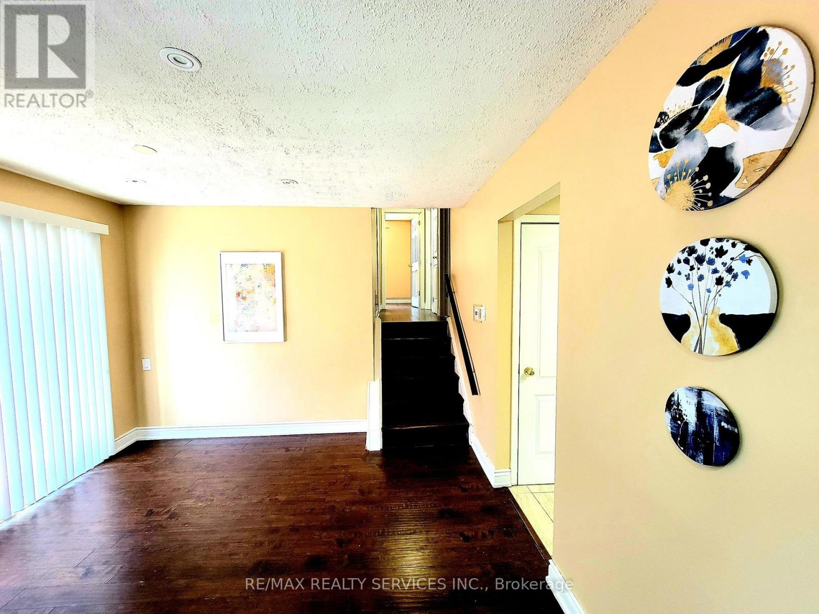 9 Bruce Beer Drive, Brampton, Ontario  L6V 2W7 - Photo 2 - W12727492