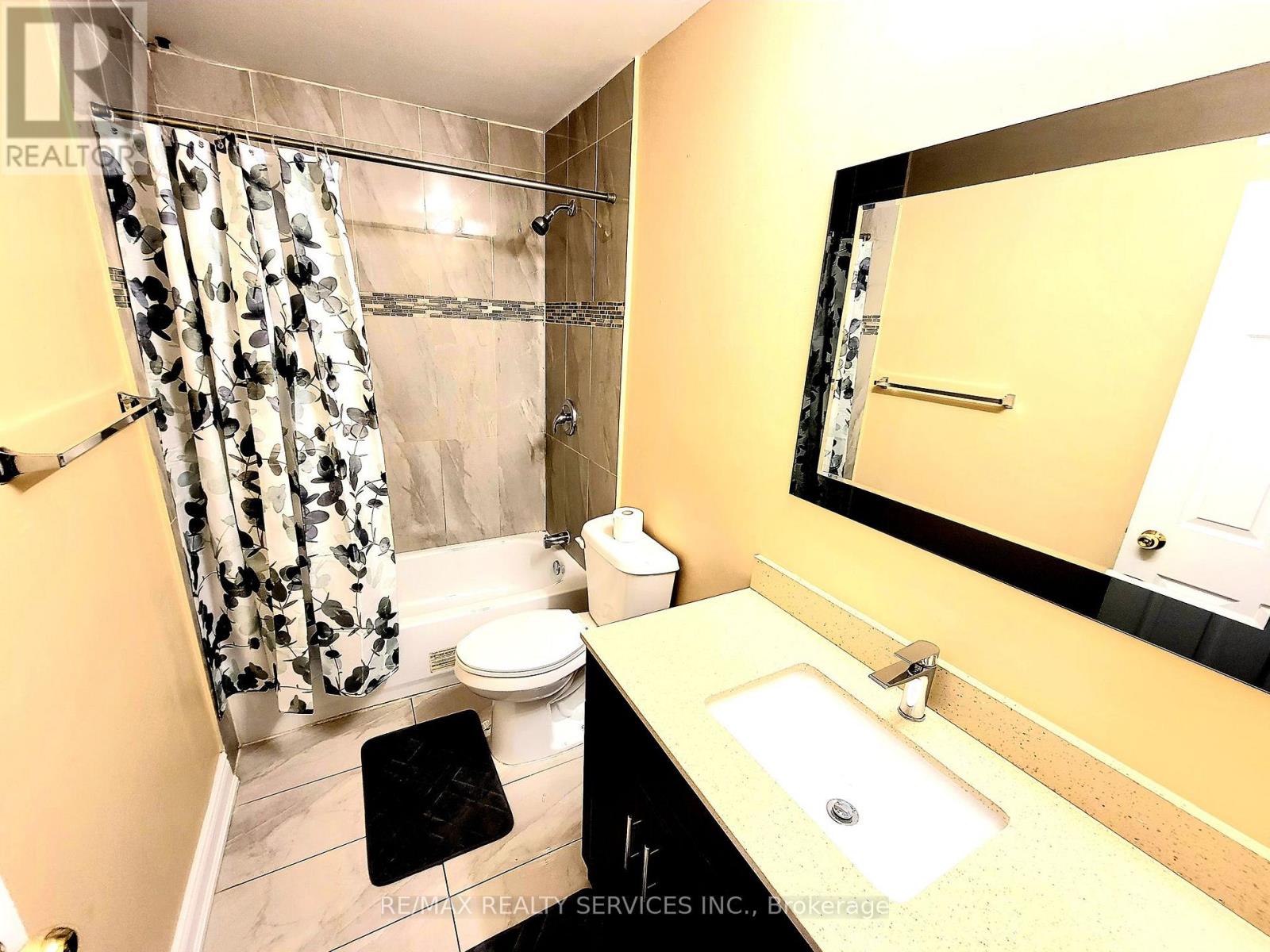 9 Bruce Beer Drive, Brampton, Ontario  L6V 2W7 - Photo 3 - W12727492