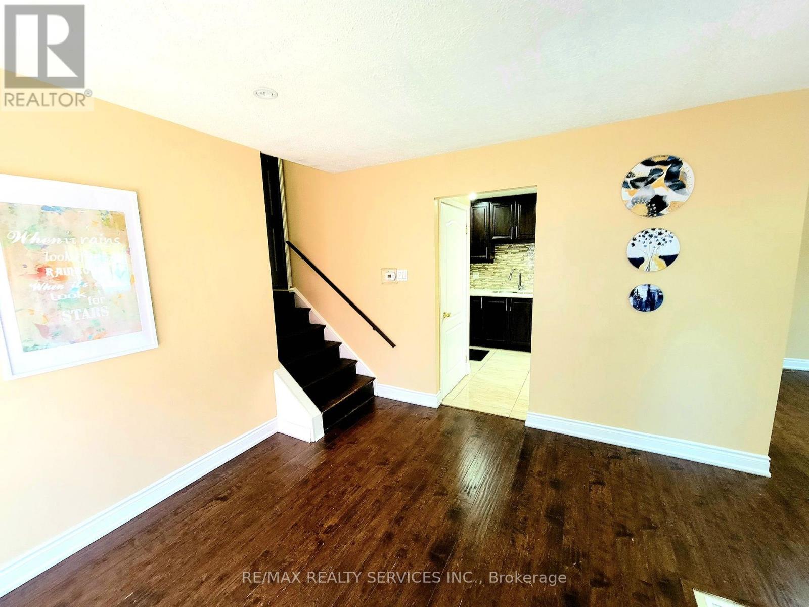 9 Bruce Beer Drive, Brampton, Ontario  L6V 2W7 - Photo 5 - W12727492