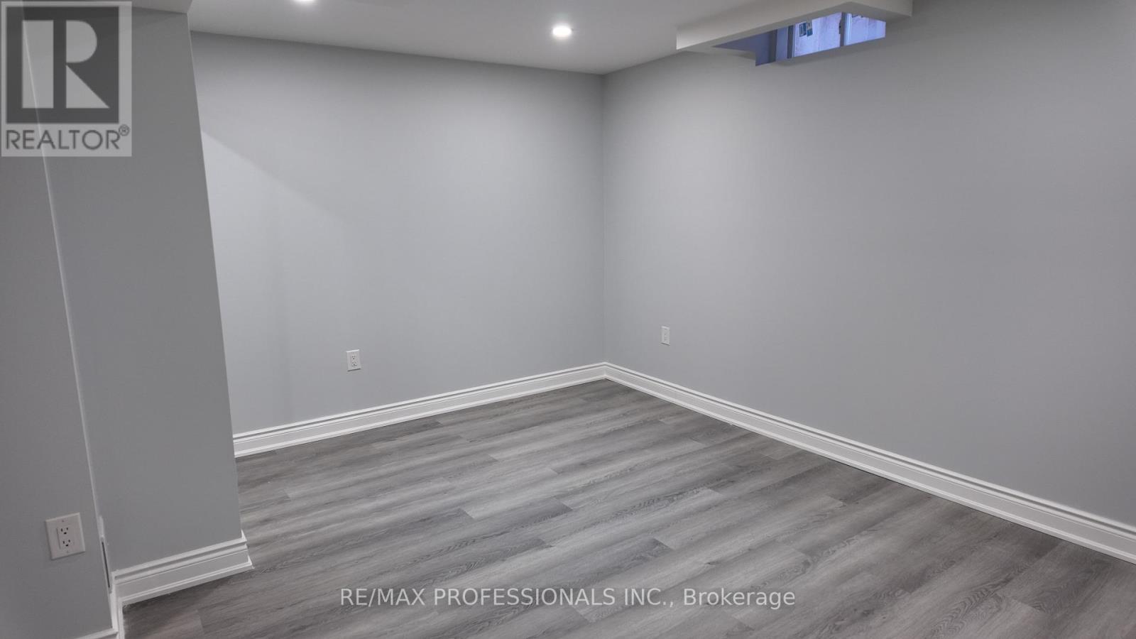 58 Amantine Crescent, Brampton, Ontario  L6W 4A1 - Photo 2 - W12727502