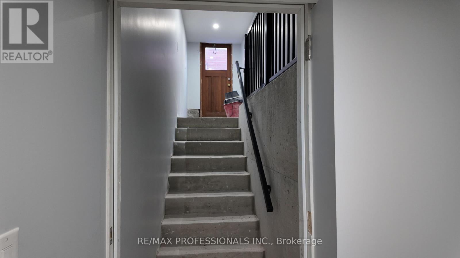 58 Amantine Crescent, Brampton, Ontario  L6W 4A1 - Photo 7 - W12727502