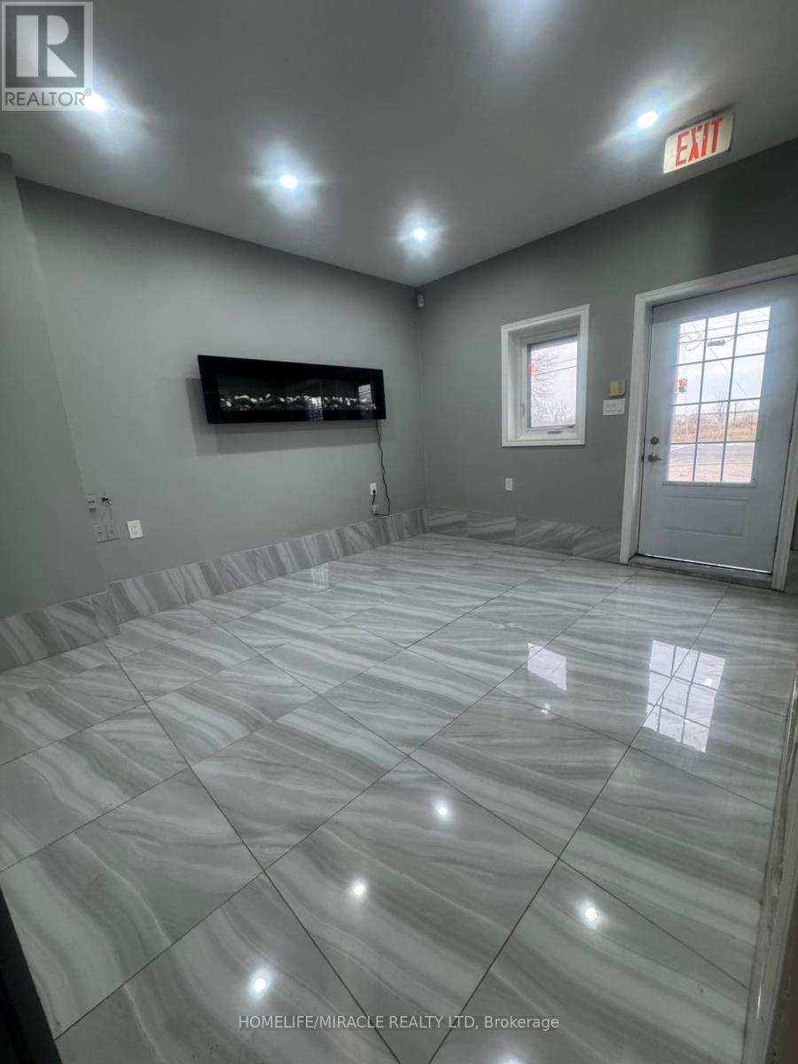 15396 Airport Road, Caledon, Ontario  L7C 1E6 - Photo 4 - W12727516