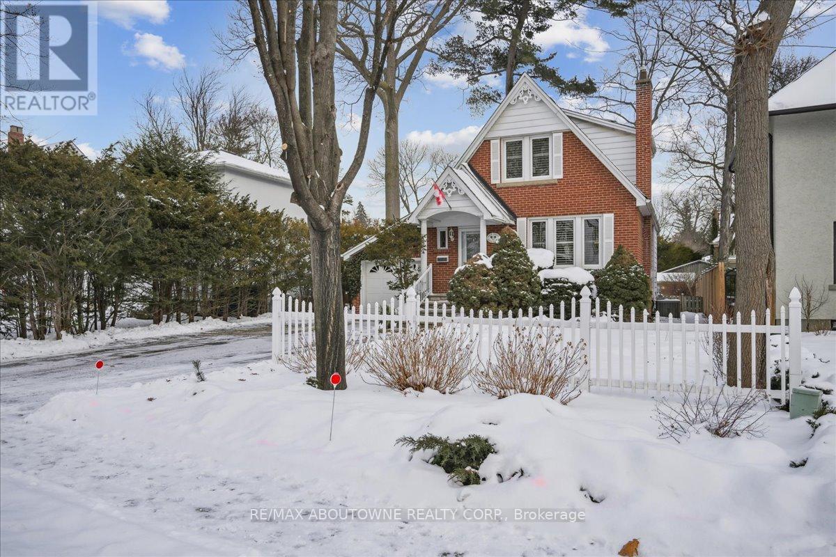 343 DOUGLAS AVENUE, Oakville, Ontario