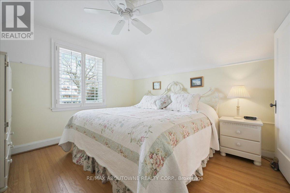 343 Douglas Avenue, Oakville, Ontario  L6J 3S7 - Photo 18 - W12727528