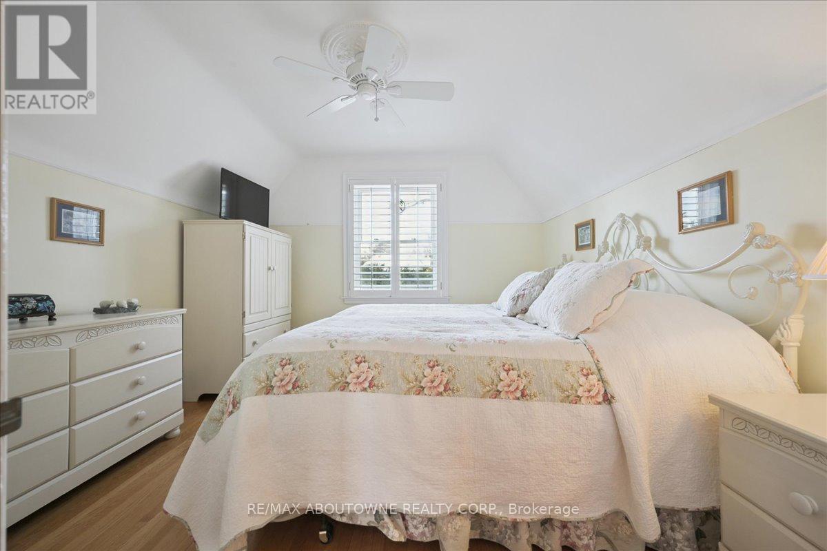 343 Douglas Avenue, Oakville, Ontario  L6J 3S7 - Photo 19 - W12727528