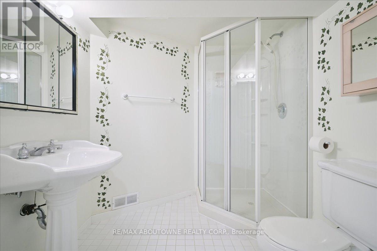 343 Douglas Avenue, Oakville, Ontario  L6J 3S7 - Photo 24 - W12727528