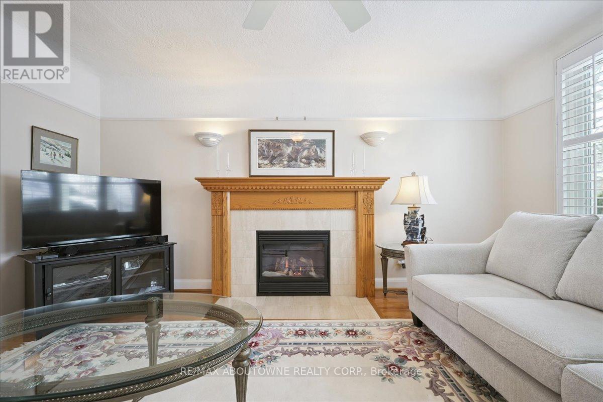 343 Douglas Avenue, Oakville, Ontario  L6J 3S7 - Photo 7 - W12727528