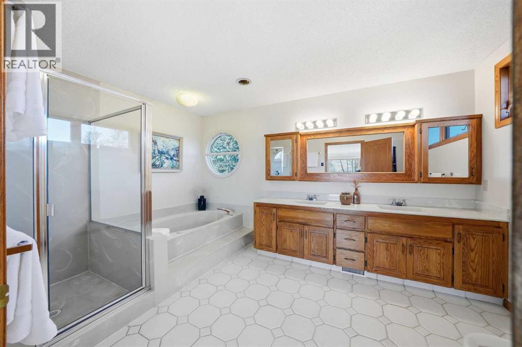 32 Woodgrove Crescent Sw, Calgary, Alberta  T2W 3Z1 - Photo 26 - A2275659