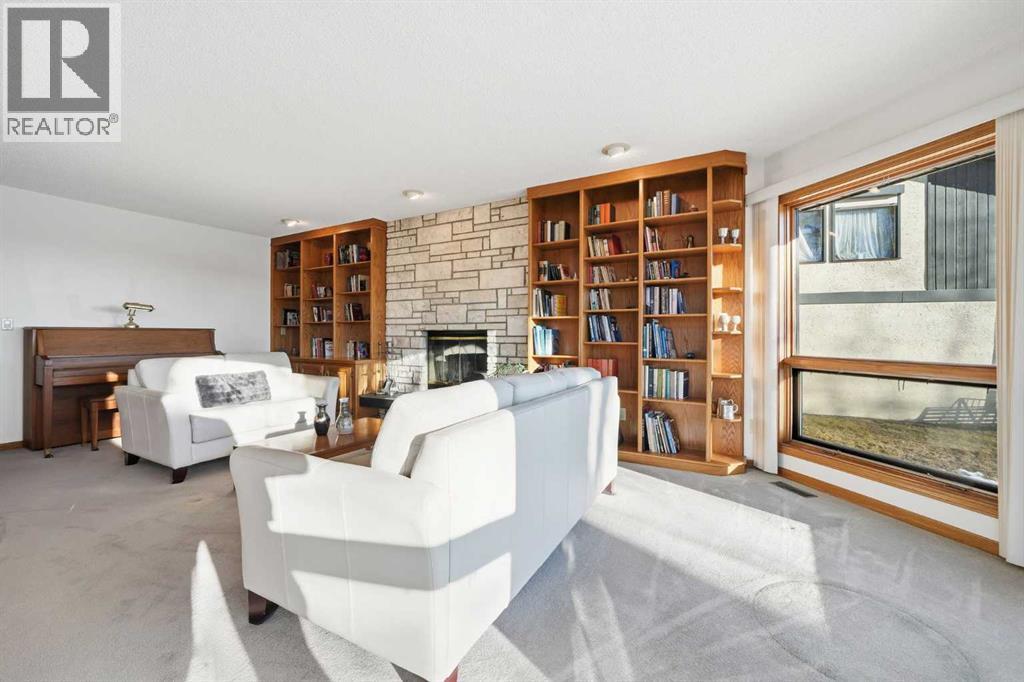 32 Woodgrove Crescent Sw, Calgary, Alberta  T2W 3Z1 - Photo 16 - A2275659