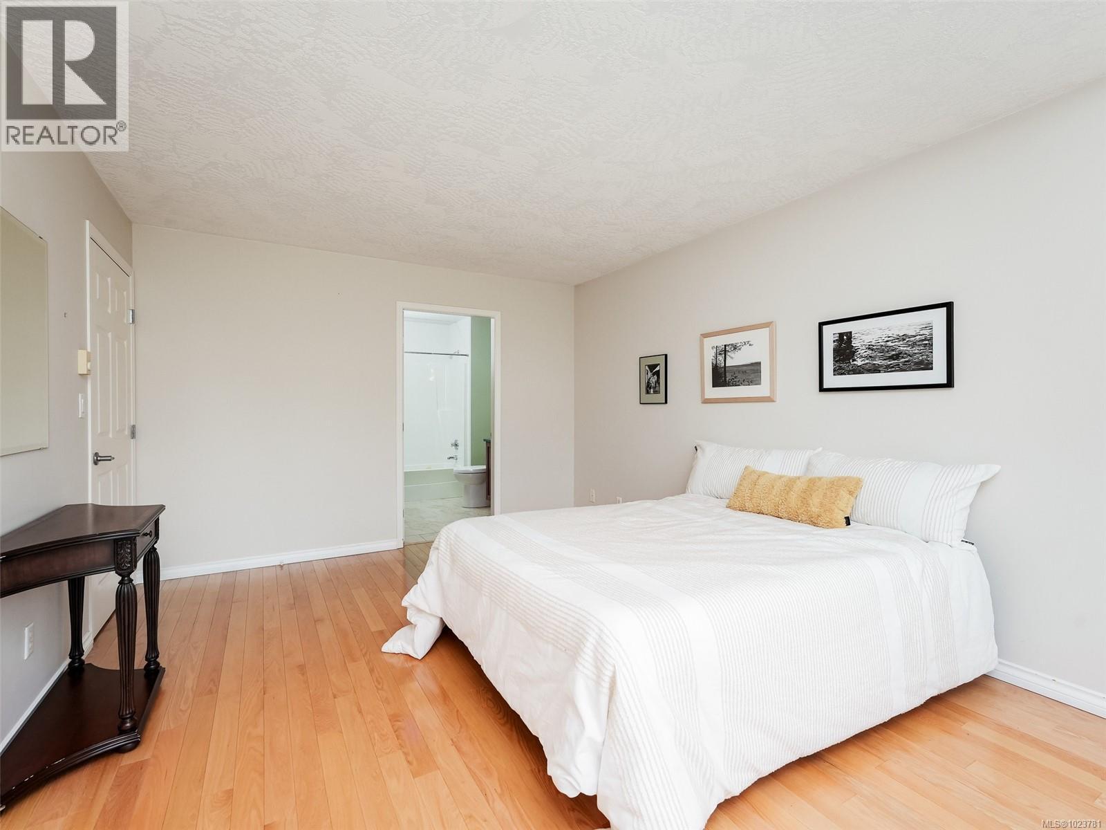 2 1473 Garnet Rd, Saanich, British Columbia  V8P 5T5 - Photo 12 - 1023781