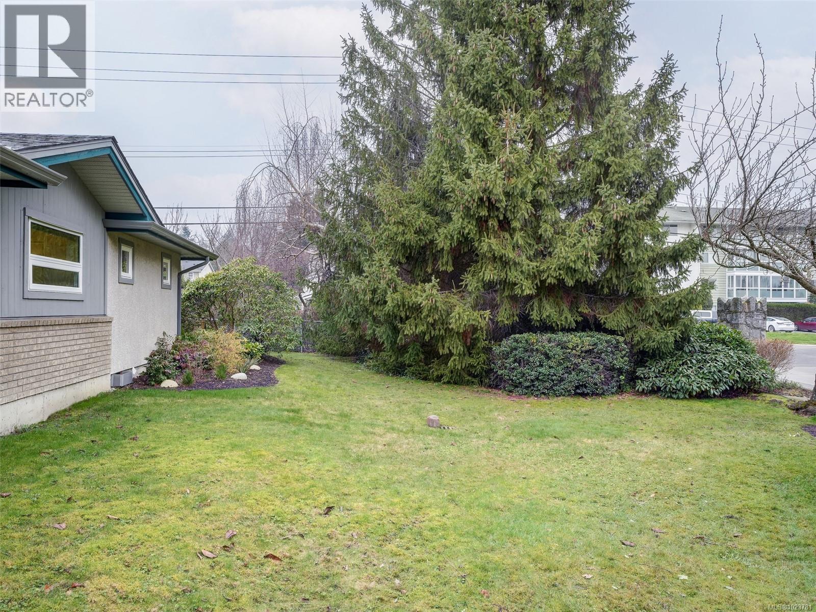 2 1473 Garnet Rd, Saanich, British Columbia  V8P 5T5 - Photo 19 - 1023781