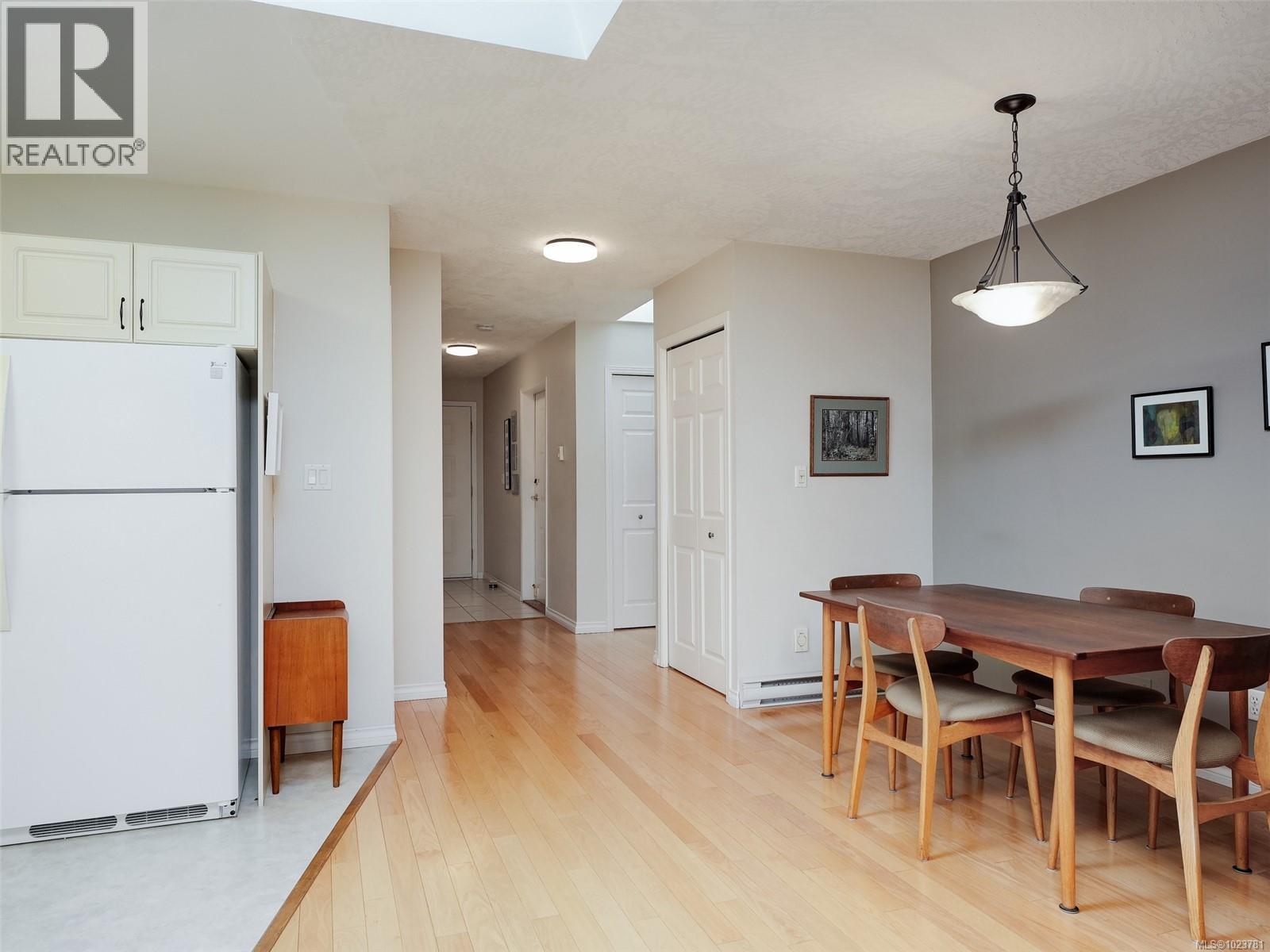 2 1473 Garnet Rd, Saanich, British Columbia  V8P 5T5 - Photo 5 - 1023781