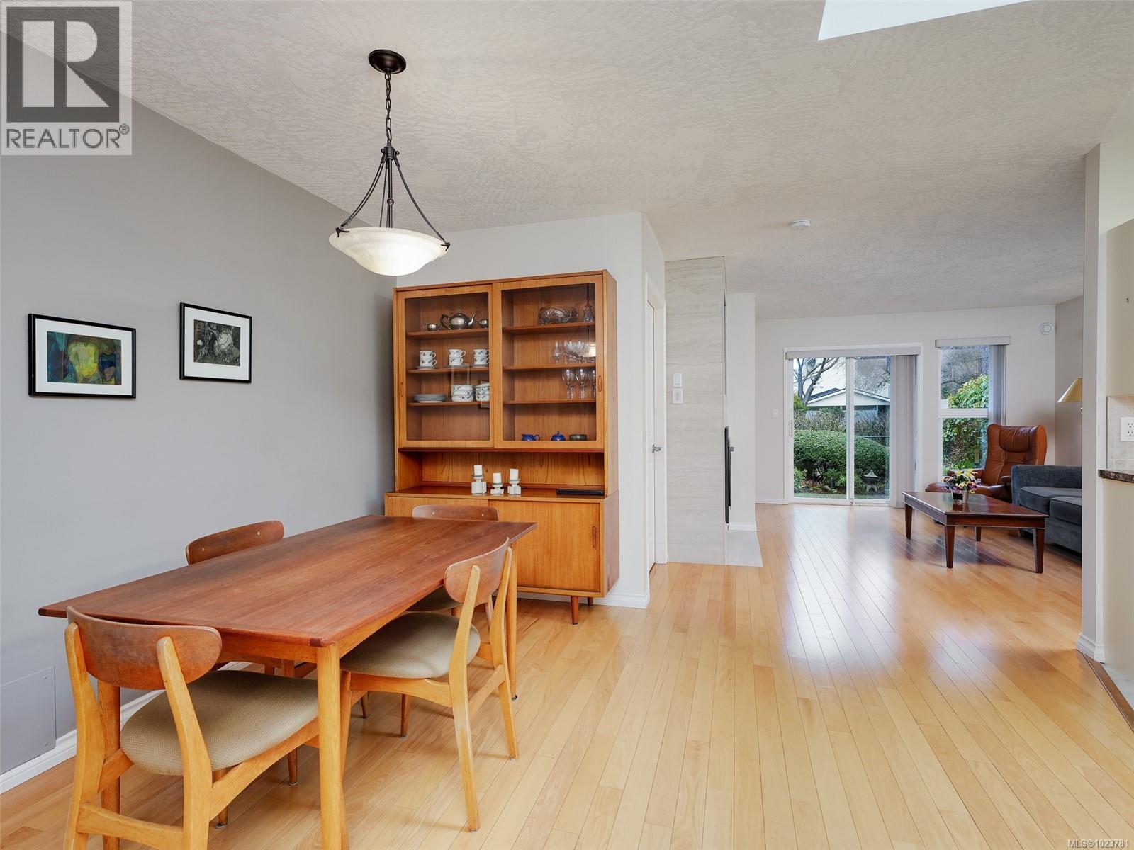 2 1473 Garnet Rd, Saanich, British Columbia  V8P 5T5 - Photo 7 - 1023781