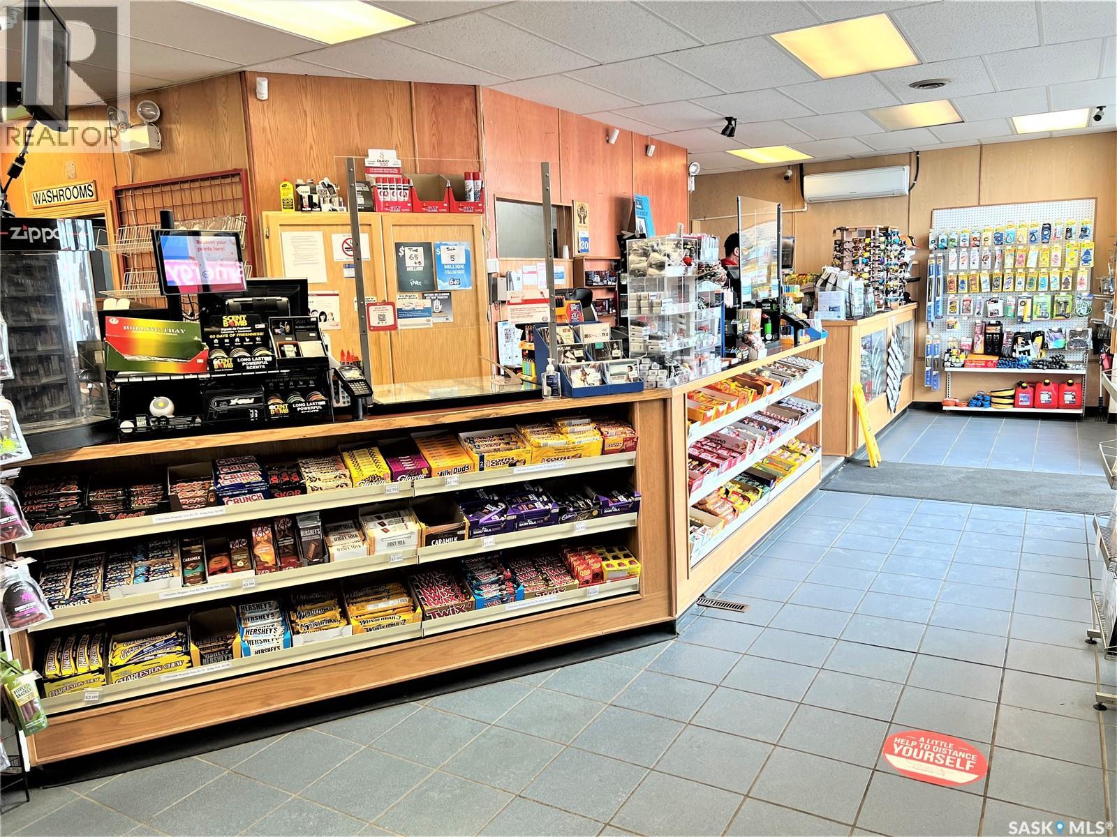 6 Highway, Watson, Saskatchewan  S0K 4V0 - Photo 4 - SK027350