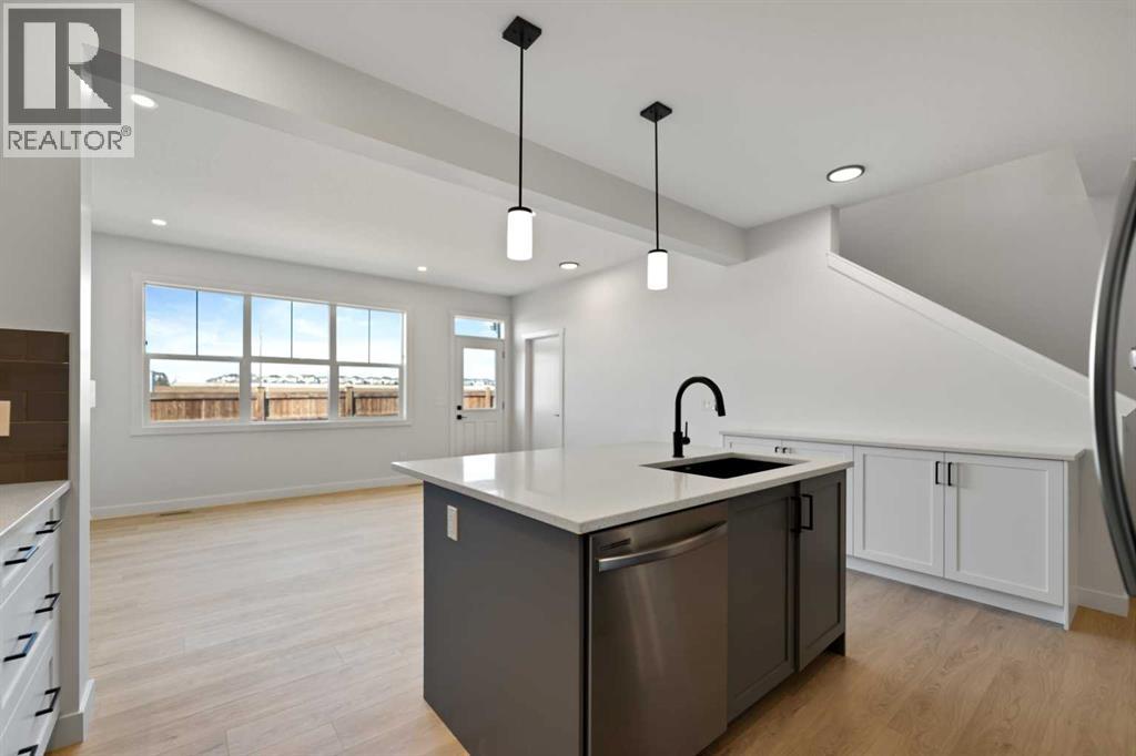 205 Homestead Terrace Ne, Calgary, Alberta  T3J 5R8 - Photo 11 - A2276305