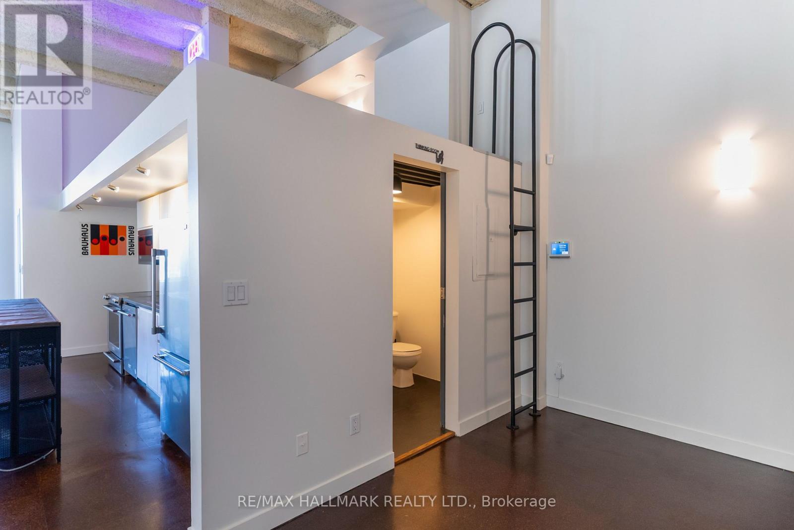 208 - 21 Nassau Street, Toronto, Ontario  M5T 3K6 - Photo 3 - C12727538