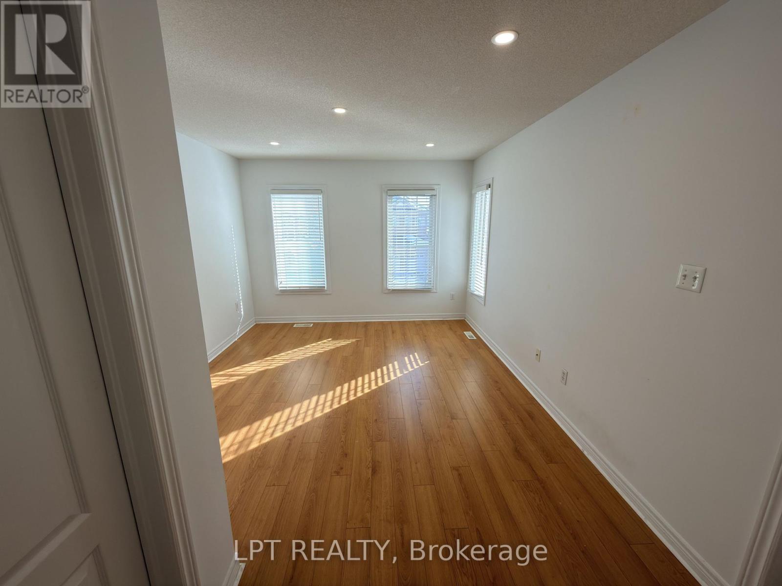 38 Silent Pond Crescent, Brampton, Ontario  L6V 4R6 - Photo 10 - W12709782