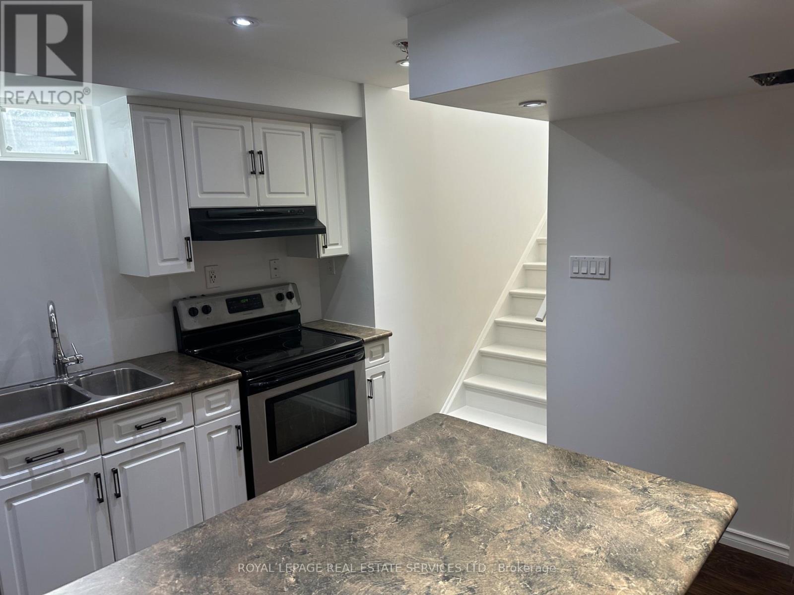 Bsmt - 1 Gruenwald Gate E, Brampton, Ontario  L6Y 6C4 - Photo 7 - W12727544