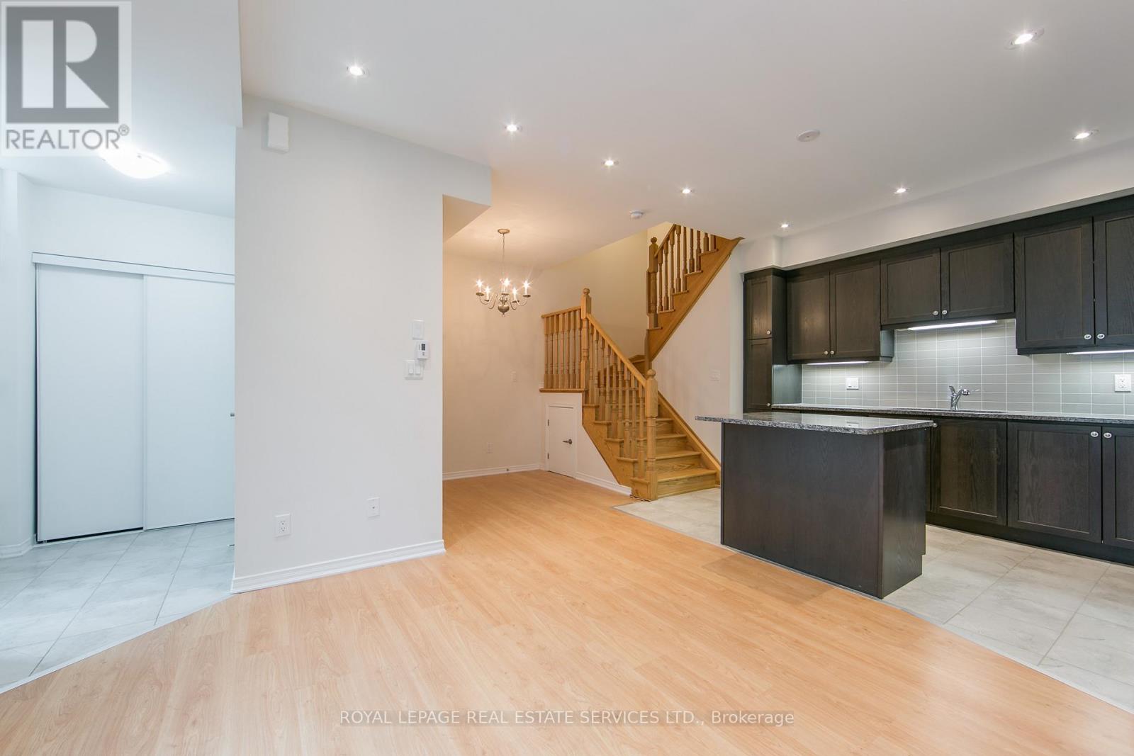79 - 23 Applewood Lane, Toronto, Ontario  M9C 0C1 - Photo 2 - W12727546
