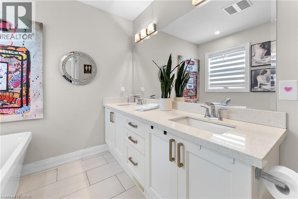 8 Leeson Street, St. Catharines, Ontario  L2T 2R1 - Photo 23 - 40800675