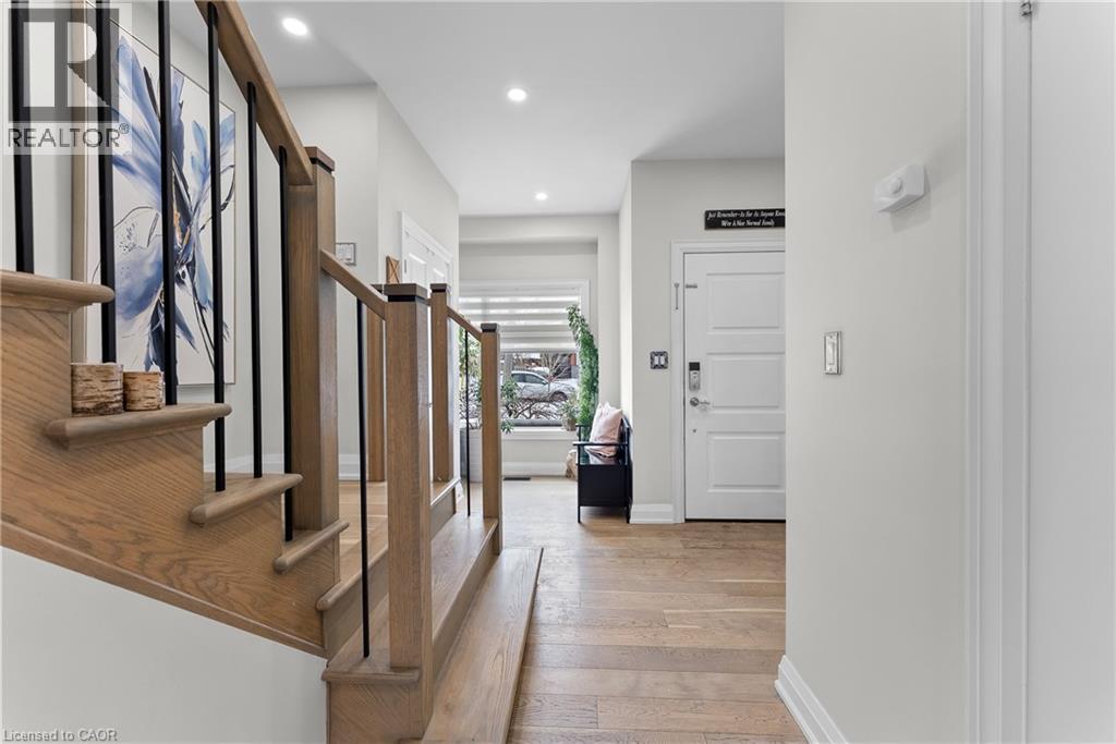 8 Leeson Street, St. Catharines, Ontario  L2T 2R1 - Photo 5 - 40800675