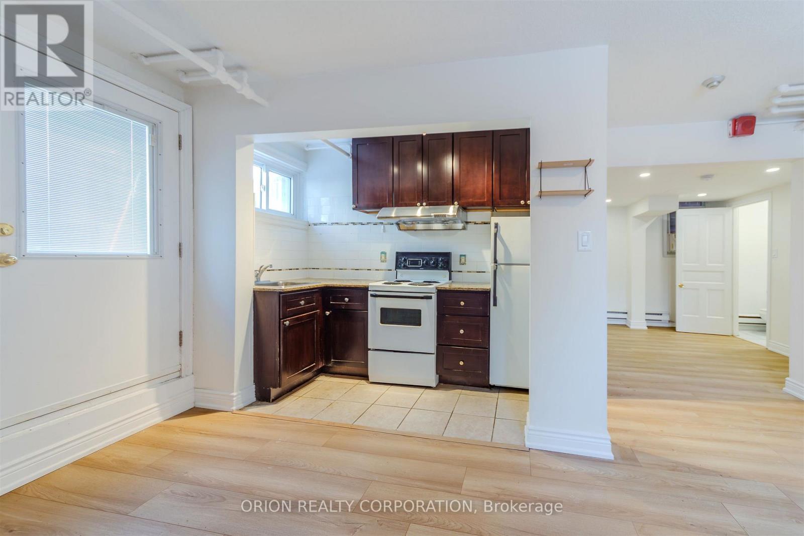 6 - 44 Emerald Crescent, Toronto, Ontario  M8V 2B6 - Photo 3 - W12727054