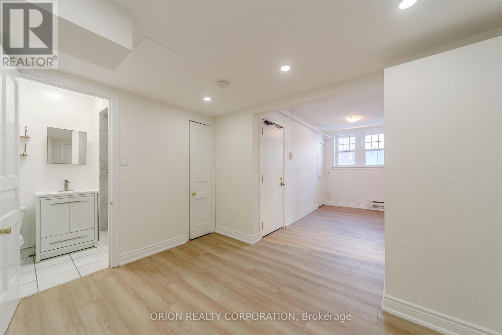 6 - 44 Emerald Crescent, Toronto, Ontario  M8V 2B6 - Photo 6 - W12727054