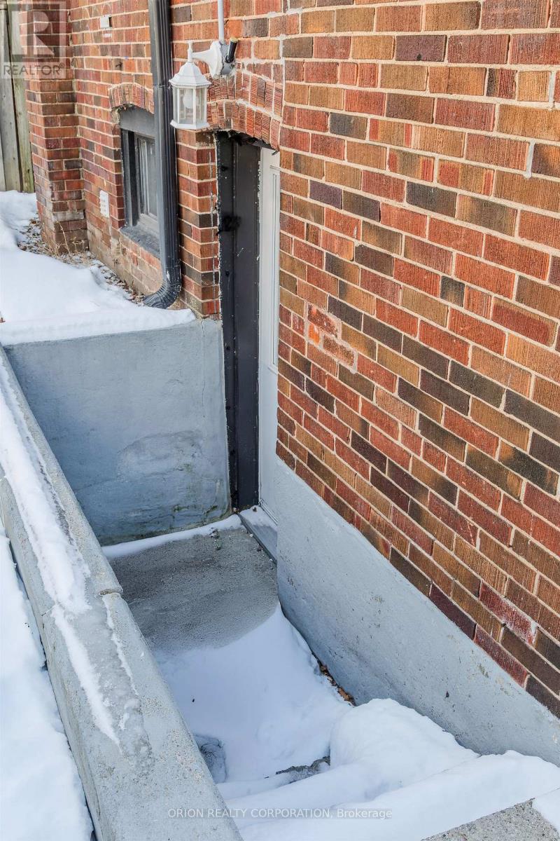 6 - 44 Emerald Crescent, Toronto, Ontario  M8V 2B6 - Photo 8 - W12727054