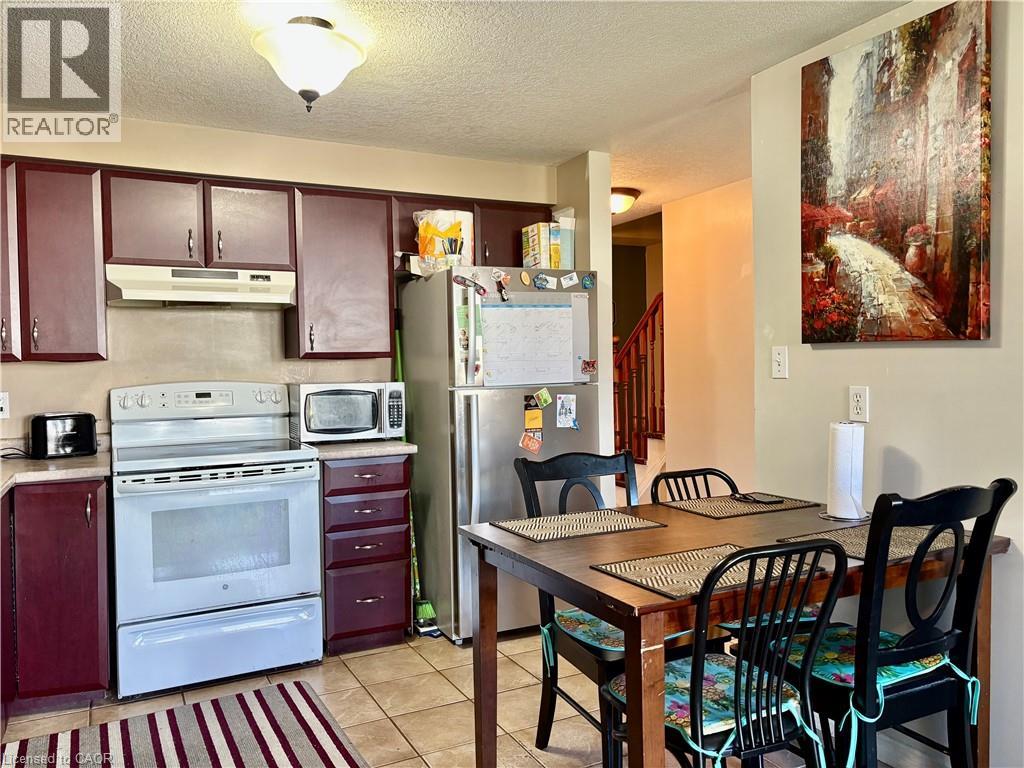 38 Max Becker Drive, Kitchener, Ontario N2E 3B8 - Photo 4 - 40770608