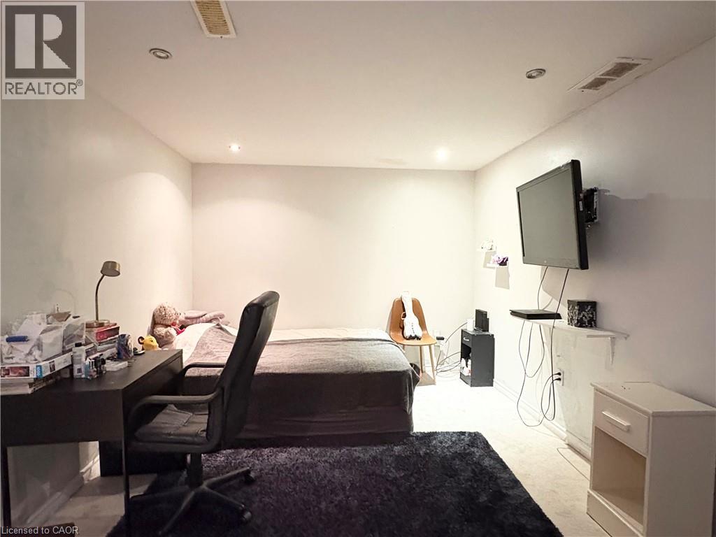 38 Max Becker Drive, Kitchener, Ontario N2E 3B8 - Photo 21 - 40770608