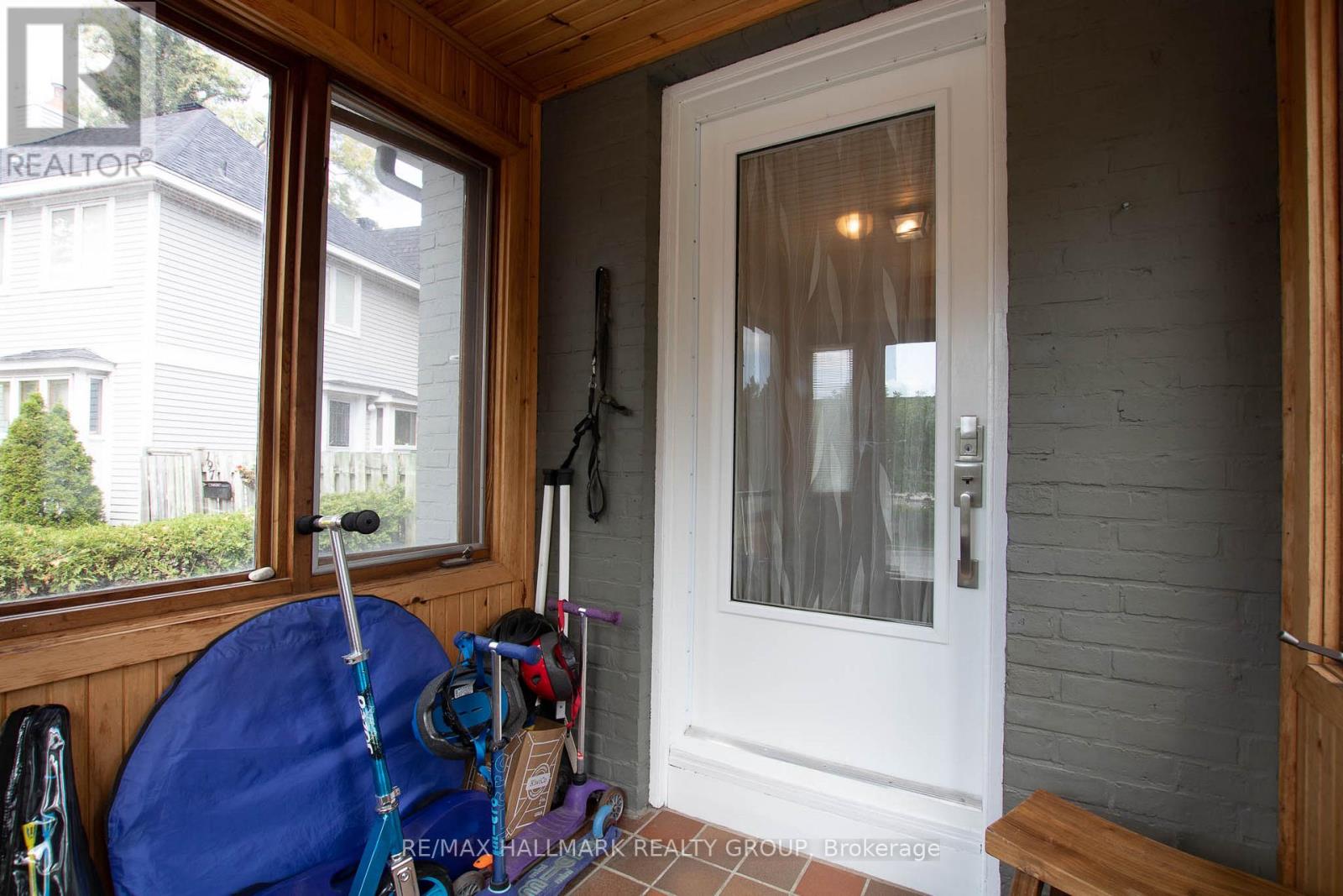 195 Springfield Road, Ottawa, Ontario  K1M 1C3 - Photo 4 - X12727572