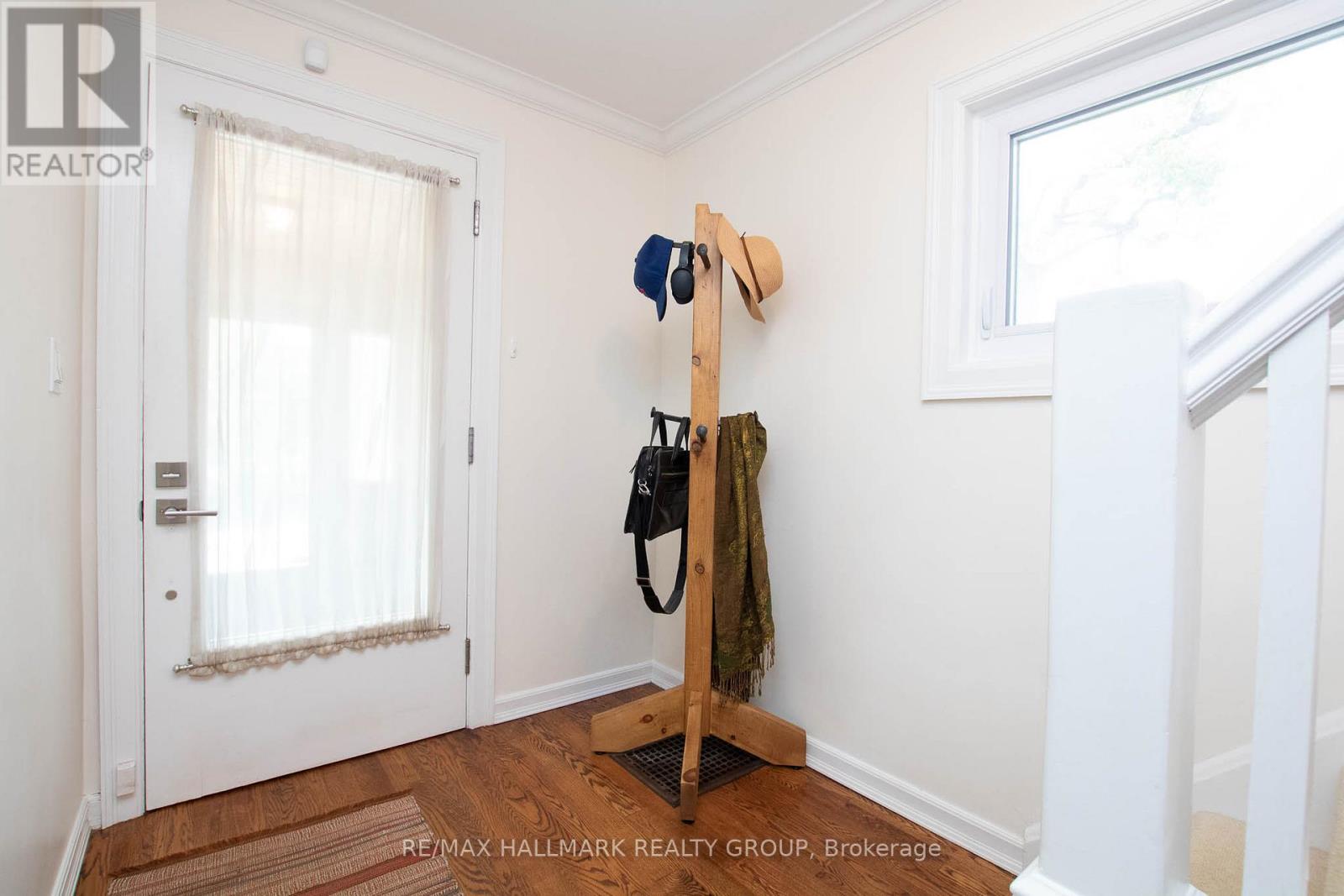 195 Springfield Road, Ottawa, Ontario  K1M 1C3 - Photo 5 - X12727572