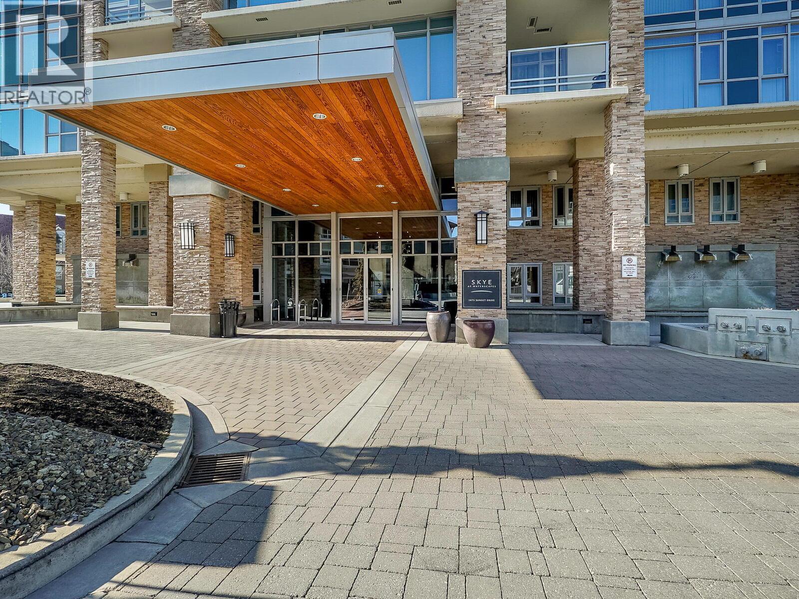 1075 Sunset Drive Unit# 801, Kelowna, British Columbia  V1Y 9Y9 - Photo 2 - 10373614