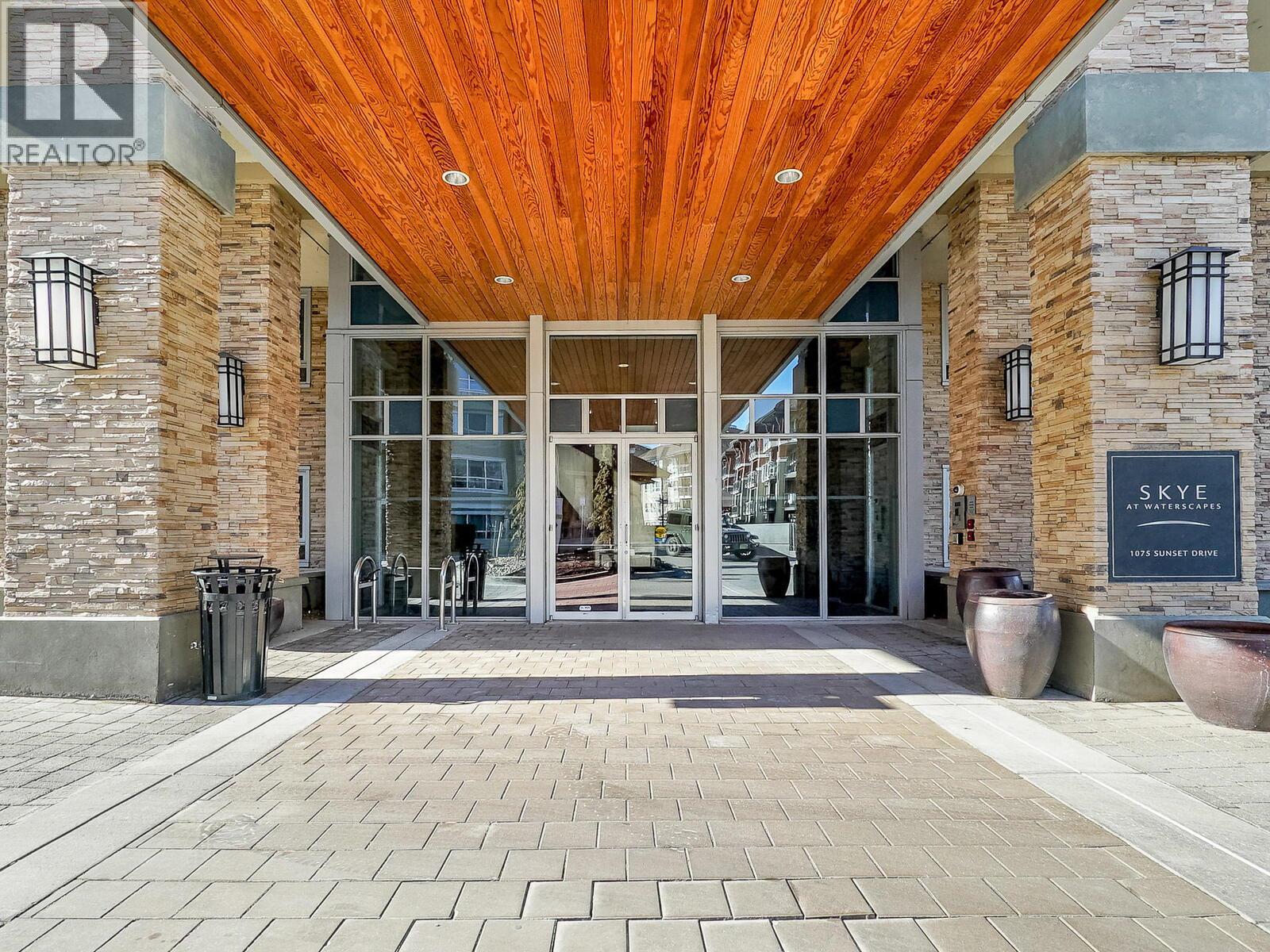 1075 Sunset Drive Unit# 801, Kelowna, British Columbia  V1Y 9Y9 - Photo 3 - 10373614